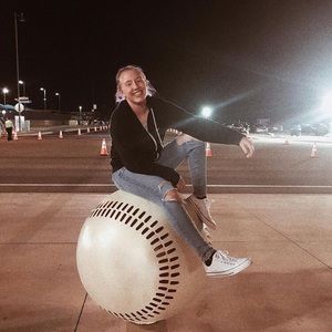 Meet your Posher, Jaya